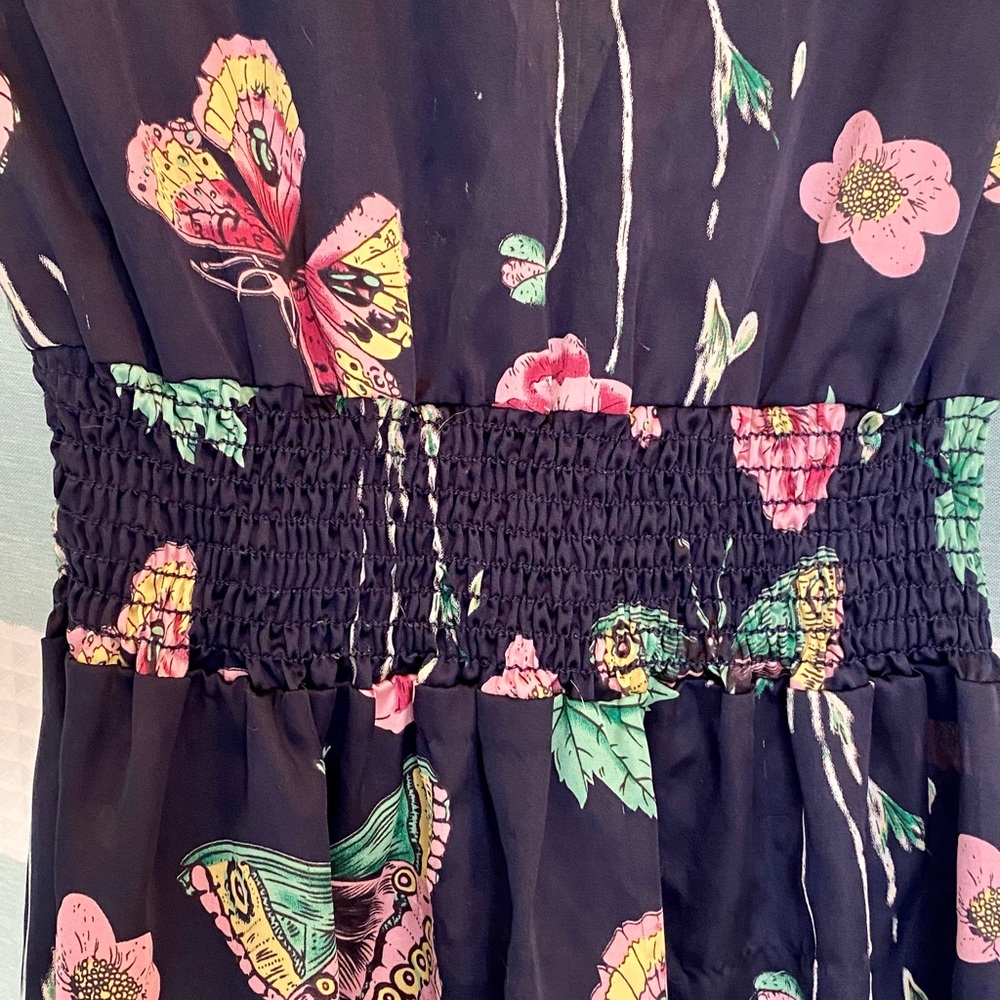 Francesca’s Silk smocked botanical butterfly top - Picture 3 of 6